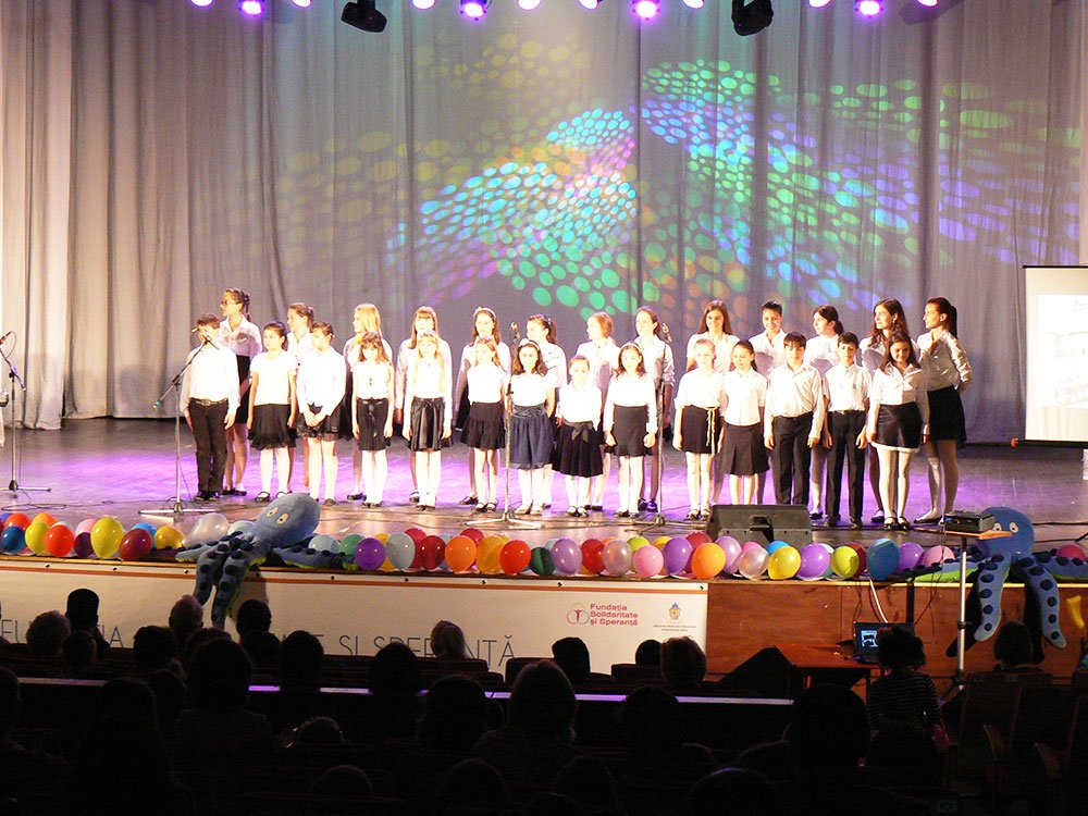 Spectacol caritabil organizat de Fundaţia „Solidaritate şi Speranţă“ 85519