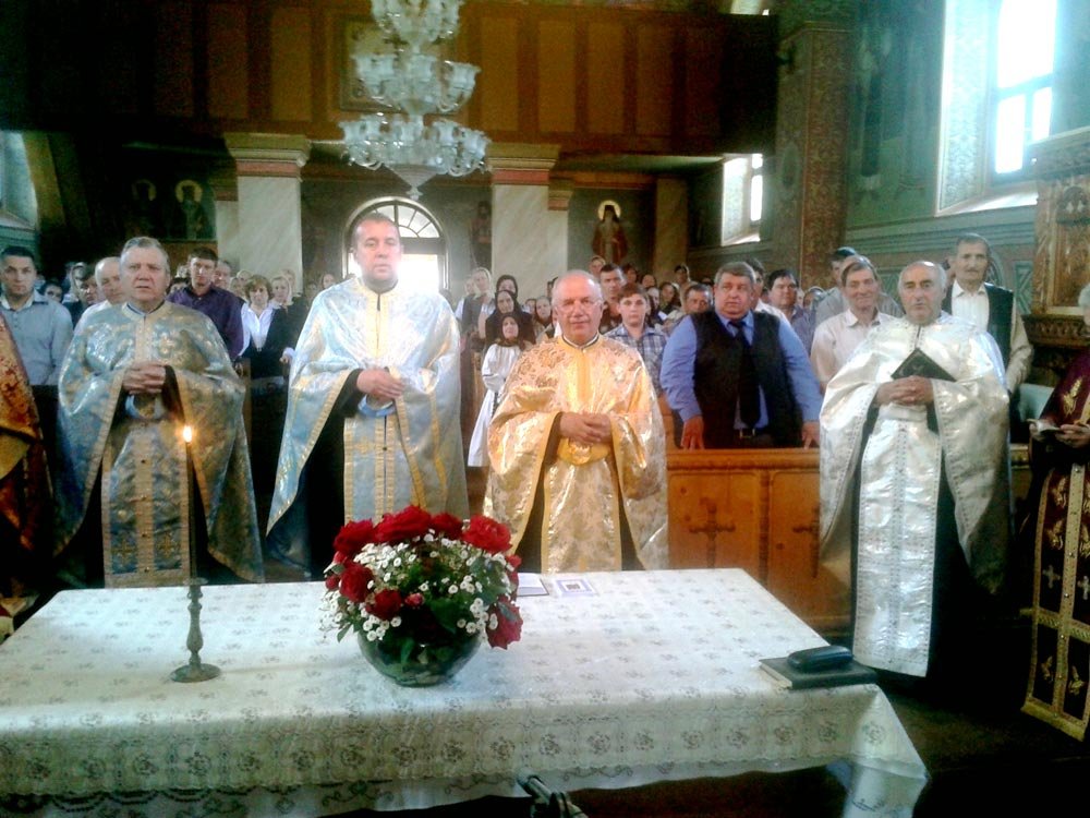 Maica Domnului, cinstită de credincioşii din Rebra 85490