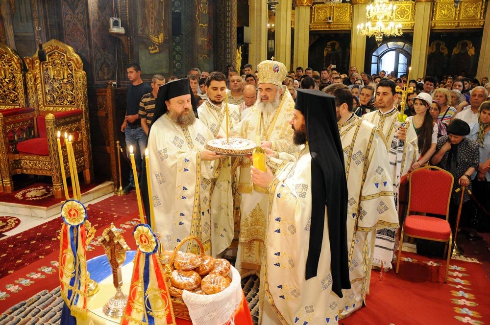 Hristos ridică trupul de ţărână în slava lui Dumnezeu 85425