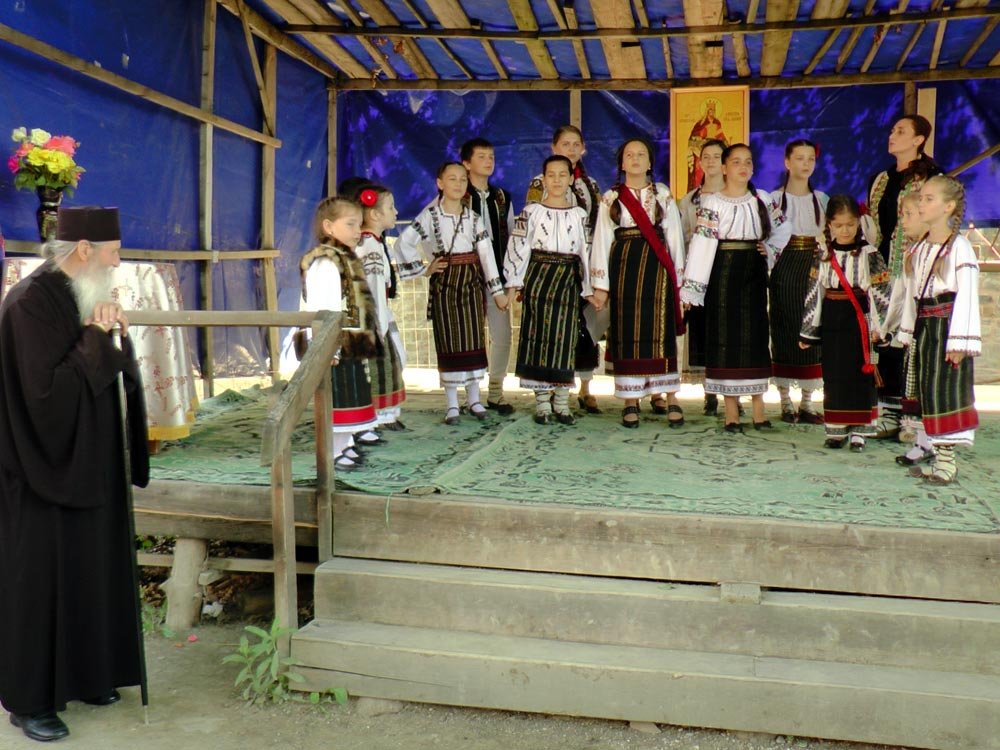 „Cântece şi poezii româneşti“, la Cetatea de Scaun a Sucevei 85400