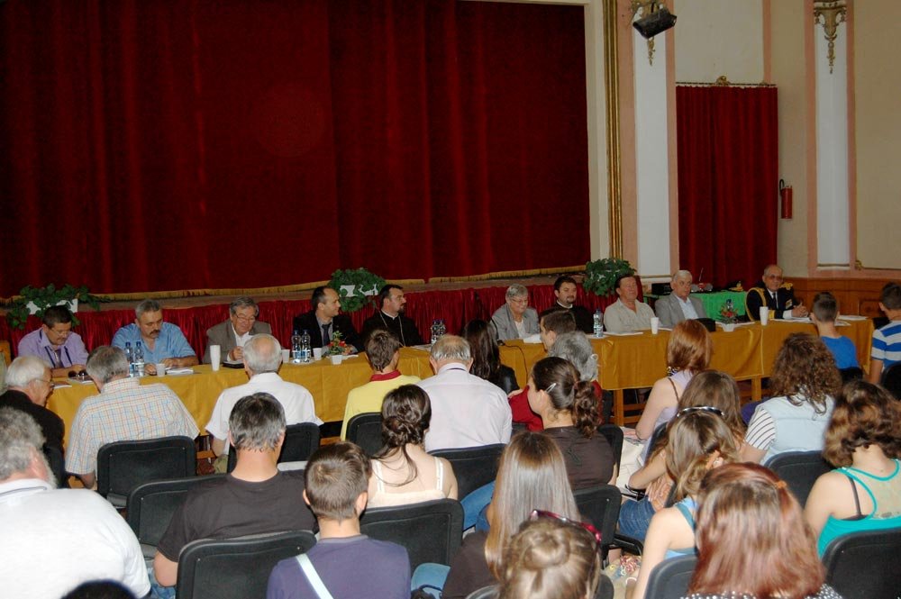 Simpozionul internaţional „Columna 2000“ 85325