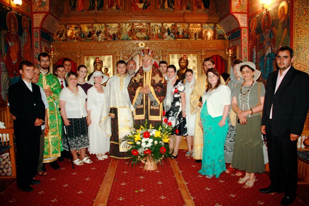 Un nou preot pentru comunitatea surdomuţilor din Piteşti 85281