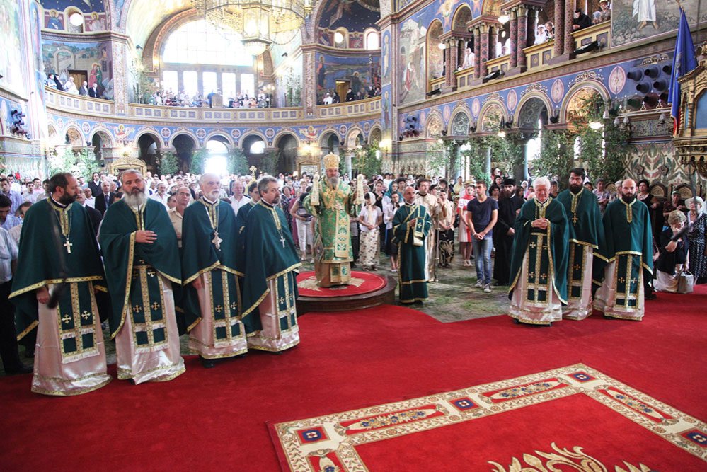 Pogorârea Sfântului Duh, prăznuită în Transilvania 85239