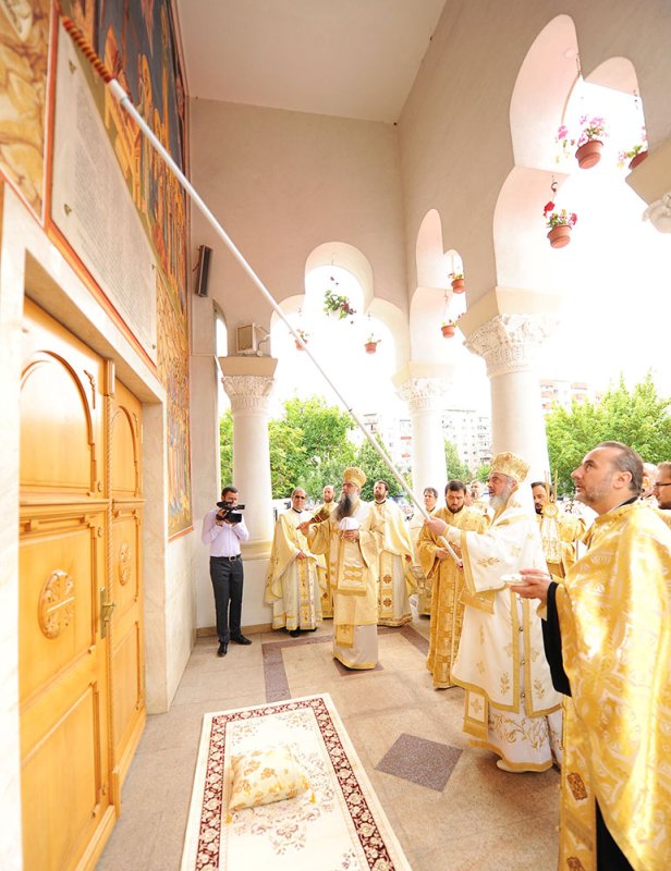 Resfinţirea Bisericii „Sfânta Treime” - Ghencea 85232