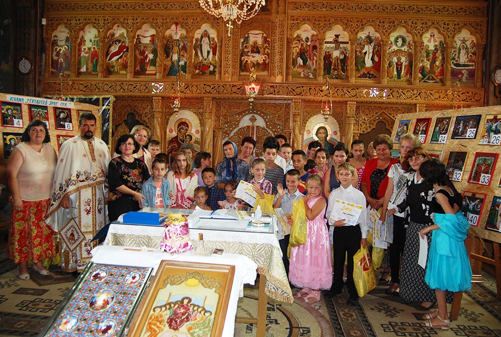 Expoziţie de icoane pe sticlă la biserica din Giarmata Vii 85197