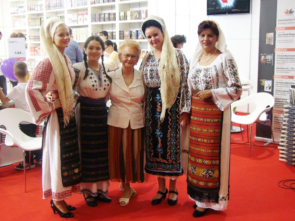 Lucrare documentară în cinstea Mariei Lătăreţu 85195