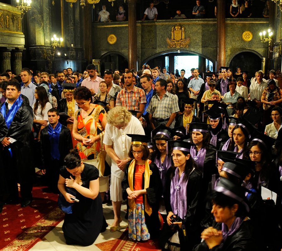 Purtători de lumină, speranţă şi bucurie 85207