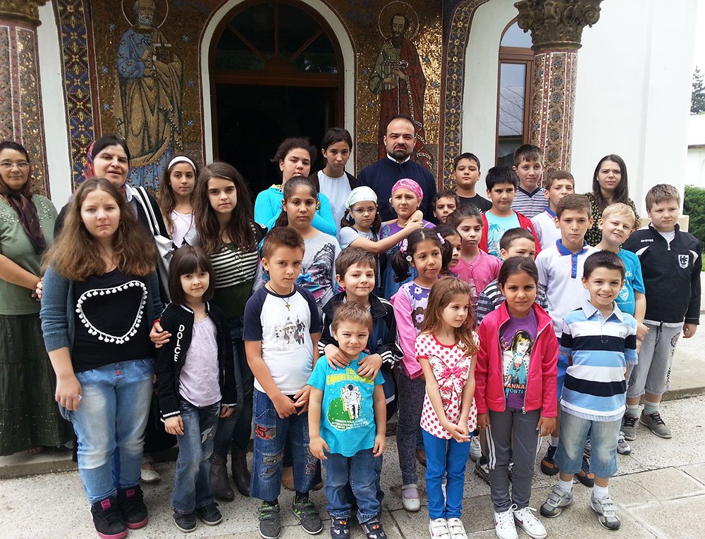 Darul Protopopiatului Ilfov Nord pentru copiii defavorizaţi 85159