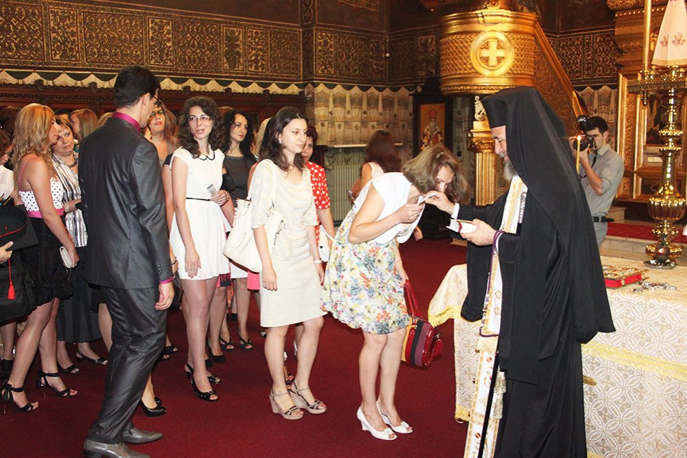 Slujbă de mulţumire pentru finalizarea studiilor 85156