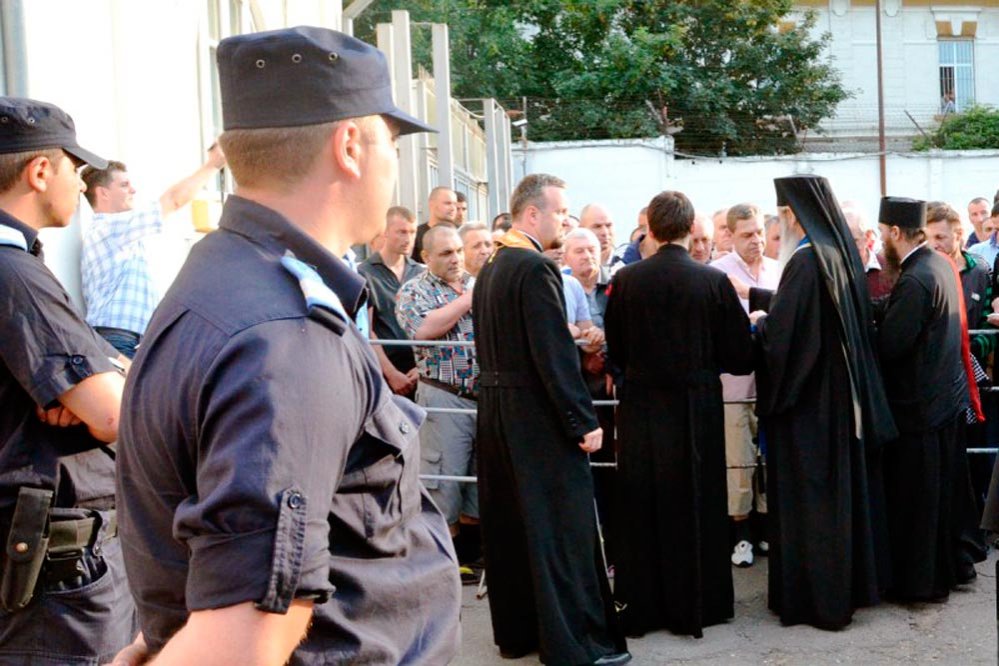 Înalt Preasfinţitul Teofan a săvârşit slujba Vecerniei în Penitenciarul Botoşani 85104