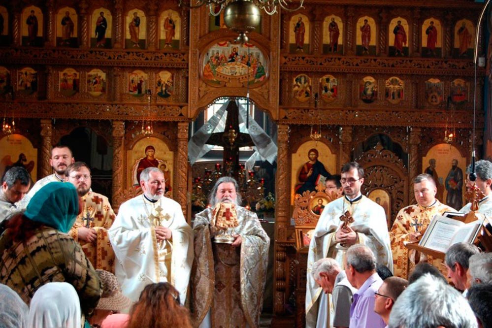 Sărbătoarea Sfinţilor Apostoli, sub semnul mărturisirii copiilor 85085