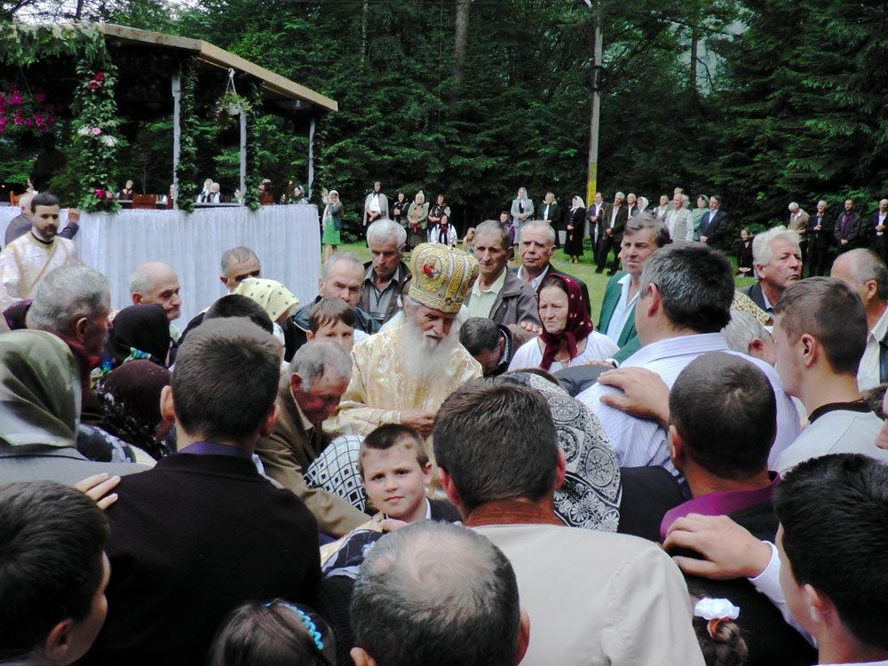 Sfinţii Apostoli Petru şi Pavel, cinstiţi la Rădăuţi şi Buhuşi  85082