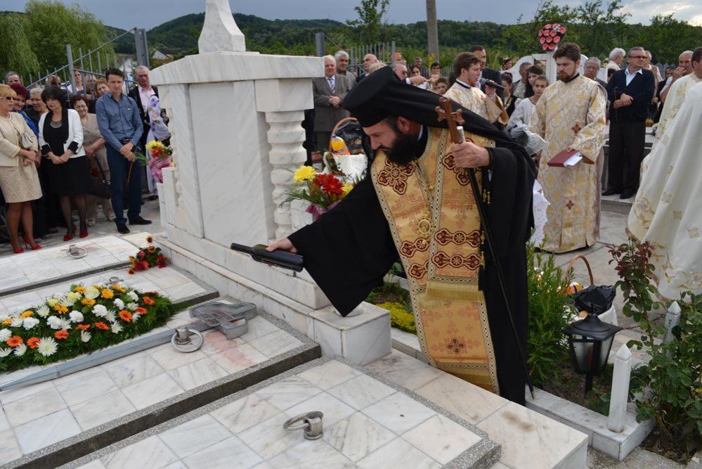 Târnosirea bisericii din Valea Cenchii 85079