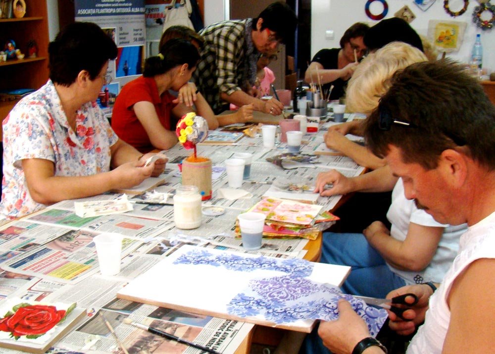 Atelier pentru beneficiarii Aşezământului „Sfântul Meletie“ din Alba Iulia 85048