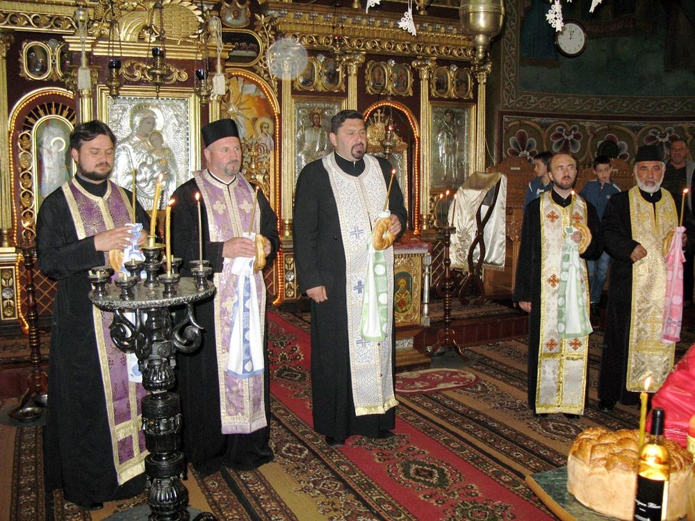 Parohia Dreptu a găzduit întâlnirea profesorilor de pe Valea Bistriţei 85011