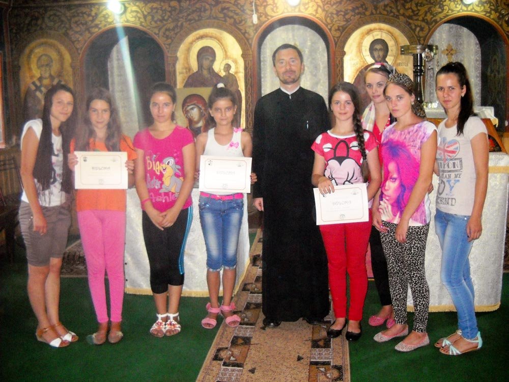 Premii pentru tinerii din Parohia Secui 85030