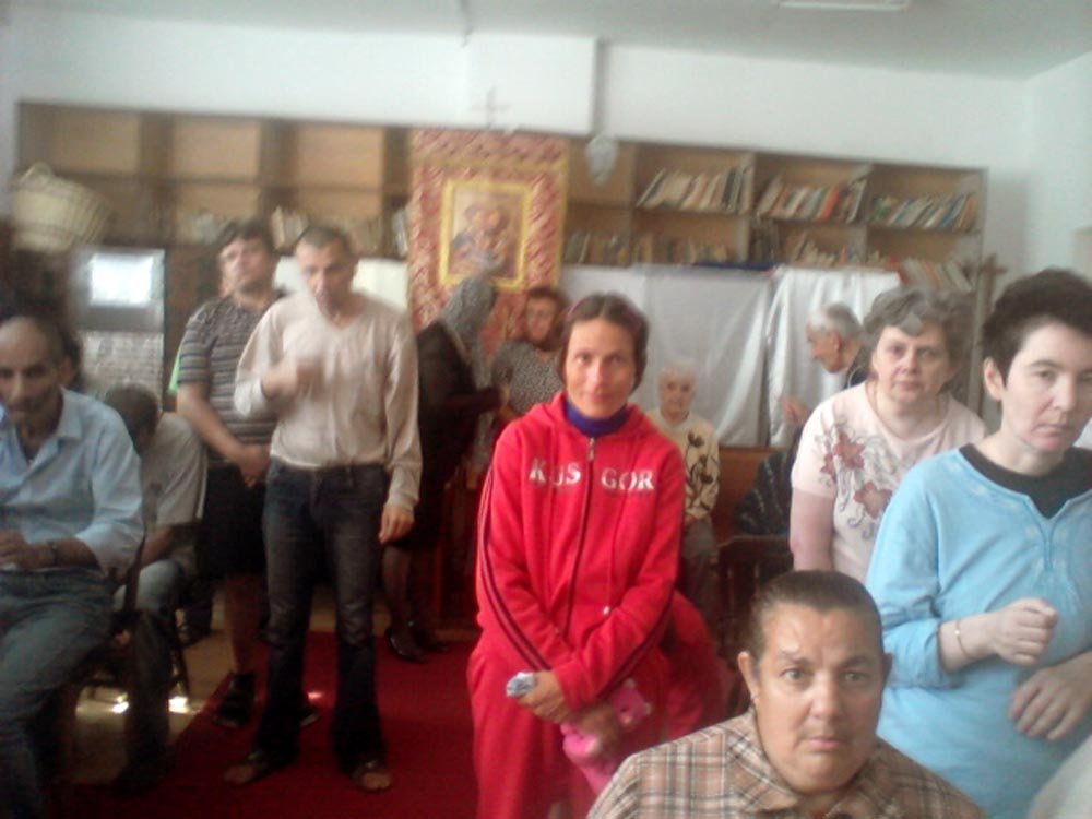 Rugăciune şi ajutor pentru cei aflaţi în suferinţă 85005