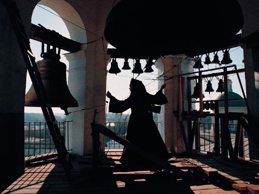 Criza morală şi reconsiderarea din temelii a vieţii noastre 84989