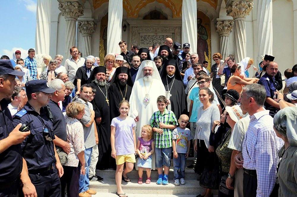 Hramul Mănăstirii „Duminica Sfinţilor Români“ 84970