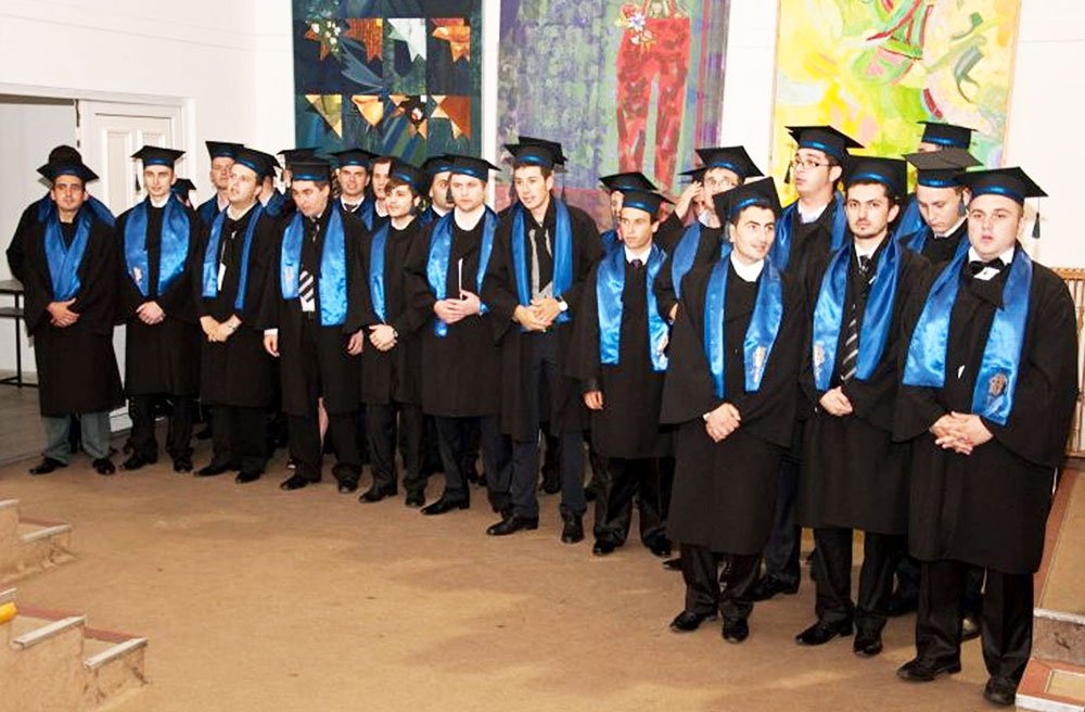 Absolvenţii teologi orădeni au depus jurământul de credinţă 84936