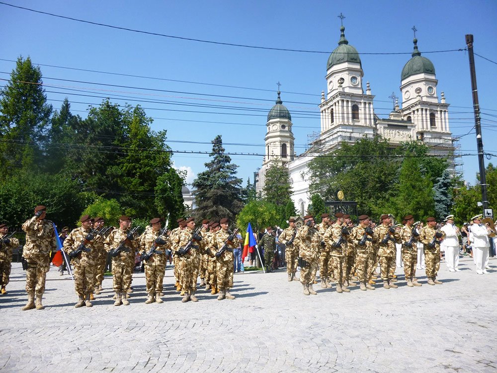 „Lupii Negri“, binecuvântaţi la plecarea în Afganistan 84878