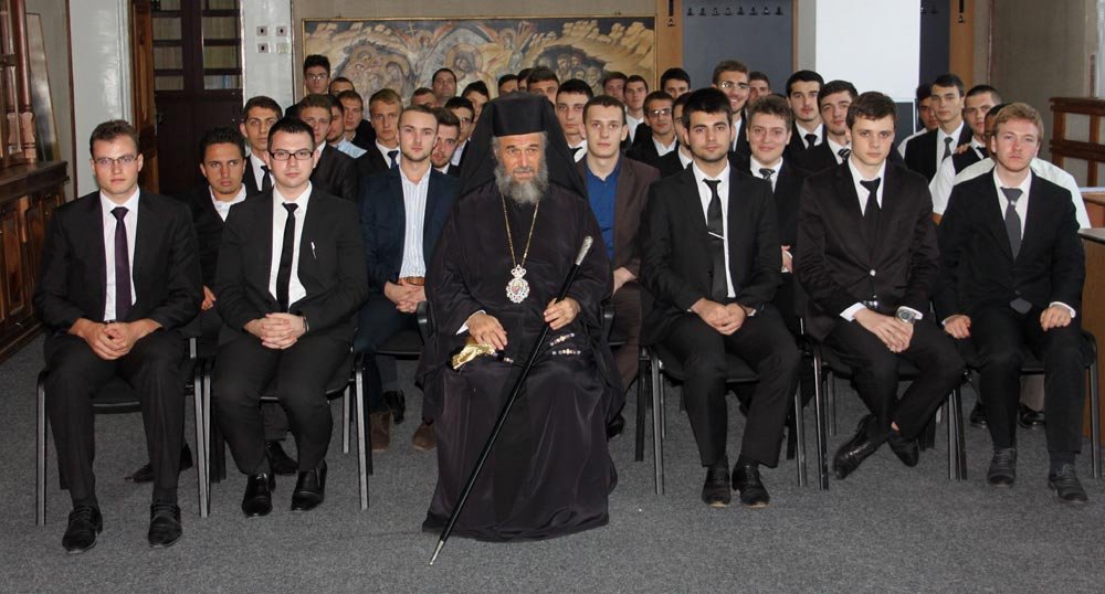 Binecuvântare arhierească pentru candidaţii la facultăţile de teologie 84792