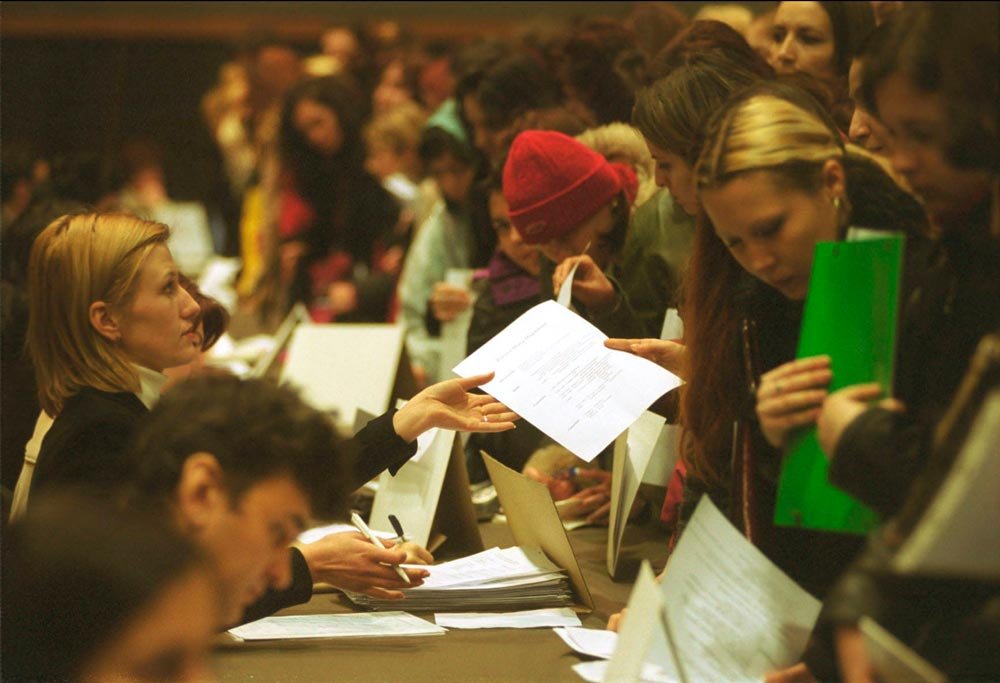 „Cicatricile sociale ale crizei sunt departe de a se fi vindecat“ 84796