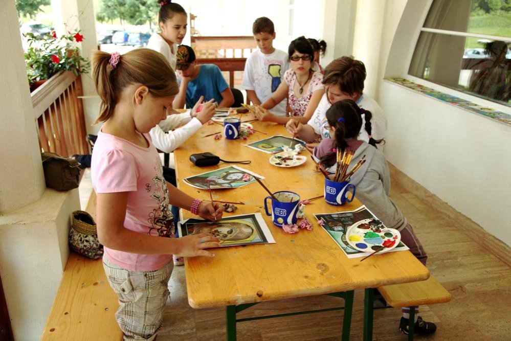 Tabără de creaţie la Sâmbăta de Sus 84749