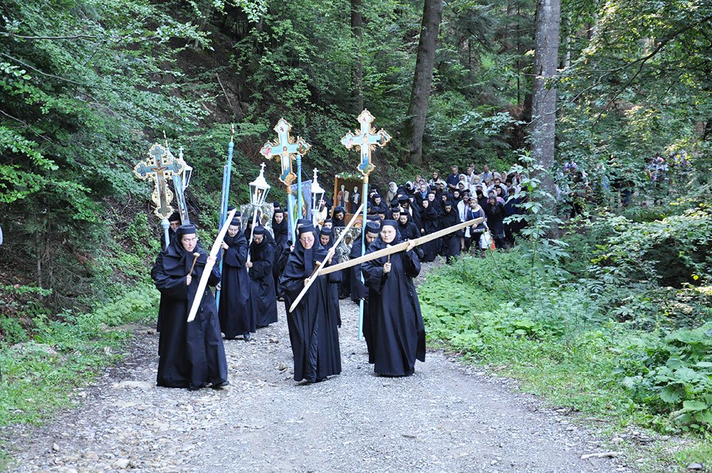 Pelerinaj impresionant la hramul Agapiei Vechi 84677