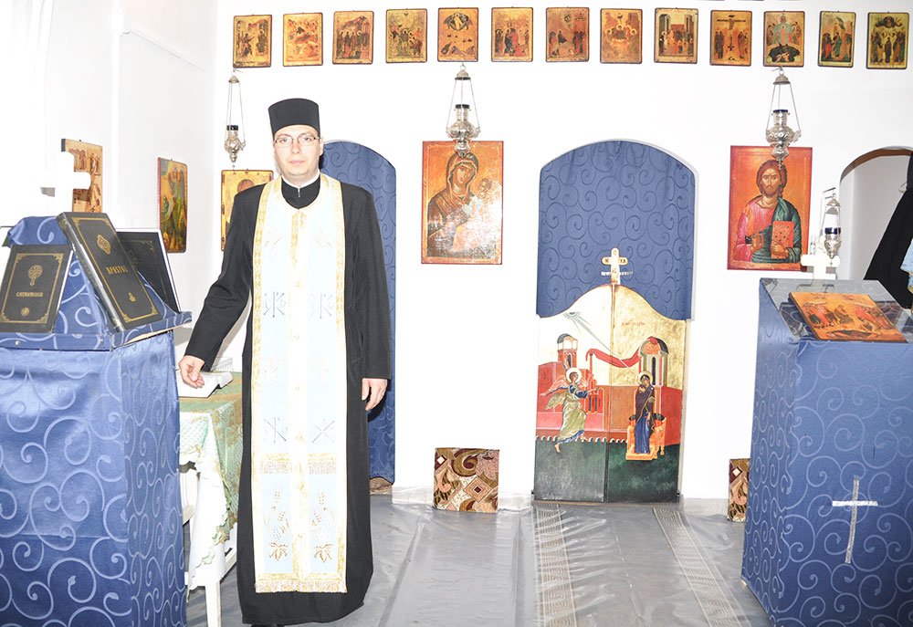 Paraclisul „Sfântul Pantelimon“ din Craiova se pregăteşte de praznic 84649