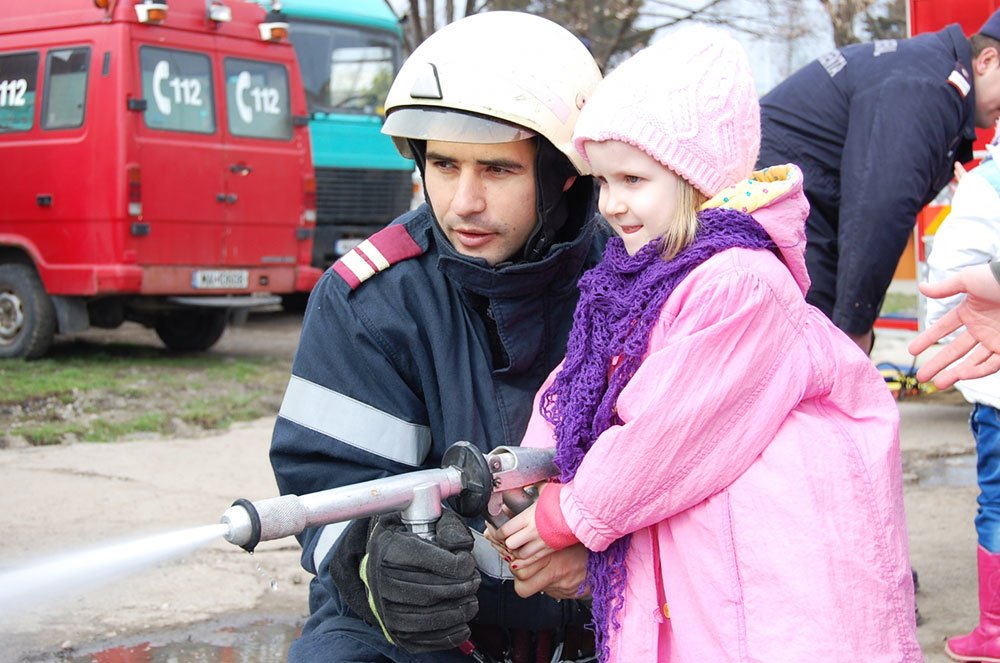 Pregătirea pentru situaţii de urgenţă, în programa şcolară 84645