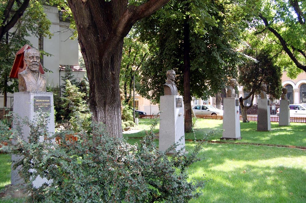 Aleea personalităţilor din Parohia Timişoara-Iosefin 84594