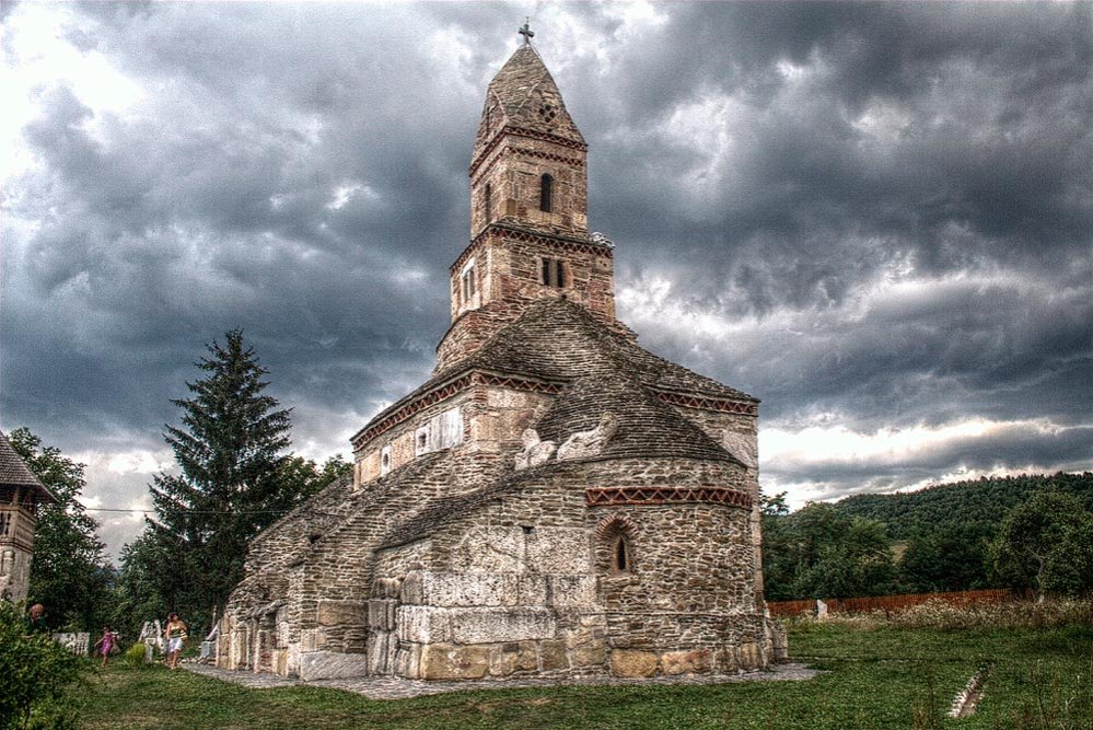 Din istoria unui popor care s-a identificat cu Biserica sa 84534