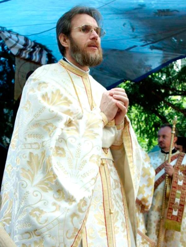 Omagiu adus părintelui profesor Constantin Mihoc 84476