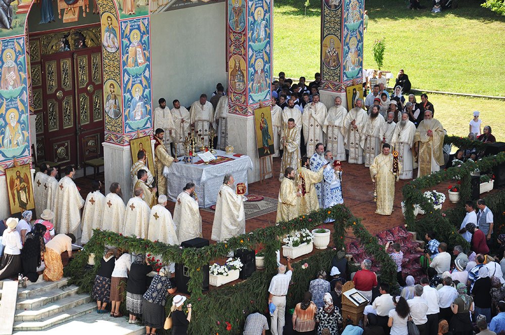 Prăznuirea Sfântului Ioan Iacob la biserica seminarului de la Mănăstirea Neamţ 84435