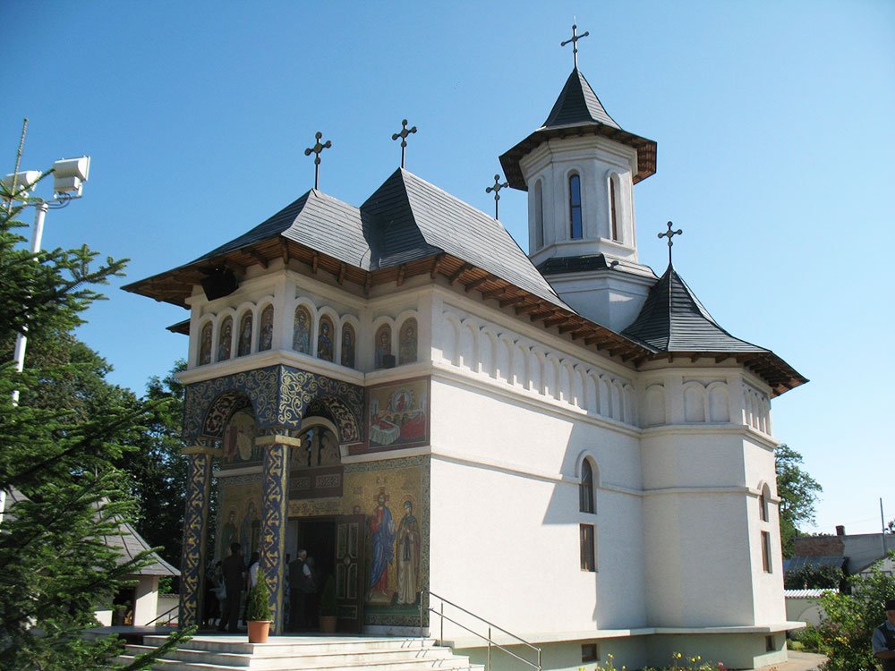 Slujbă arhierească în Biserica „Sf. Cuvioasă Parascheva“ din Rădăuţi 84438