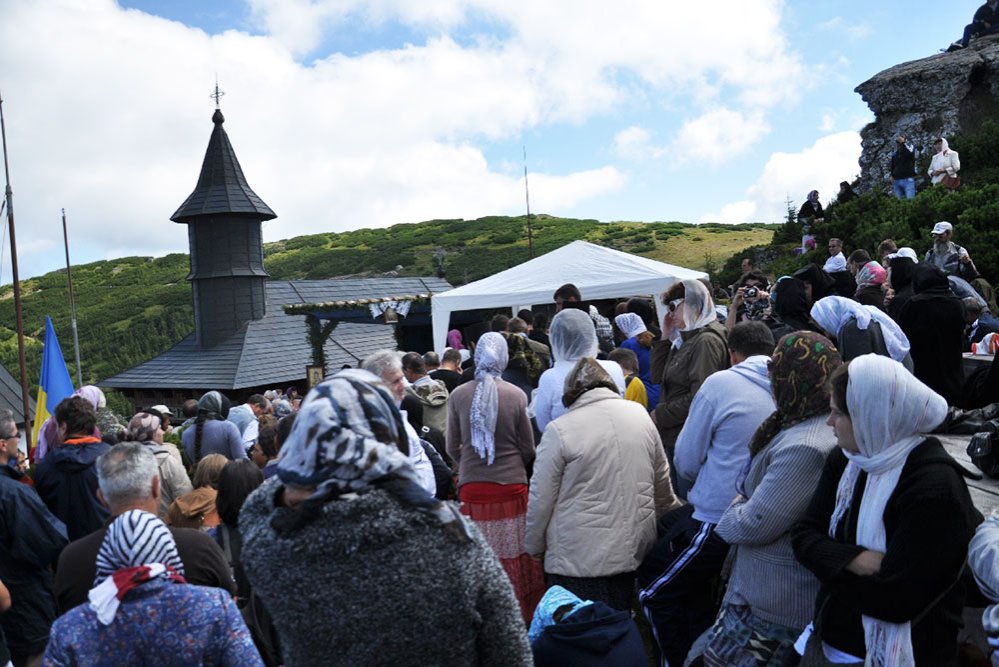 Hramul Mănăstirii Ceahlău - sărbătoarea credinţei şi a nevoinţei duhovniceşti 84413