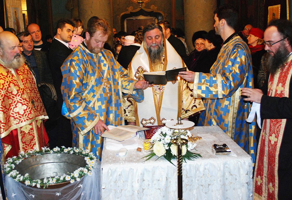 Sfântul Botez, fundament viu al vieţuirii în Hristos 84356