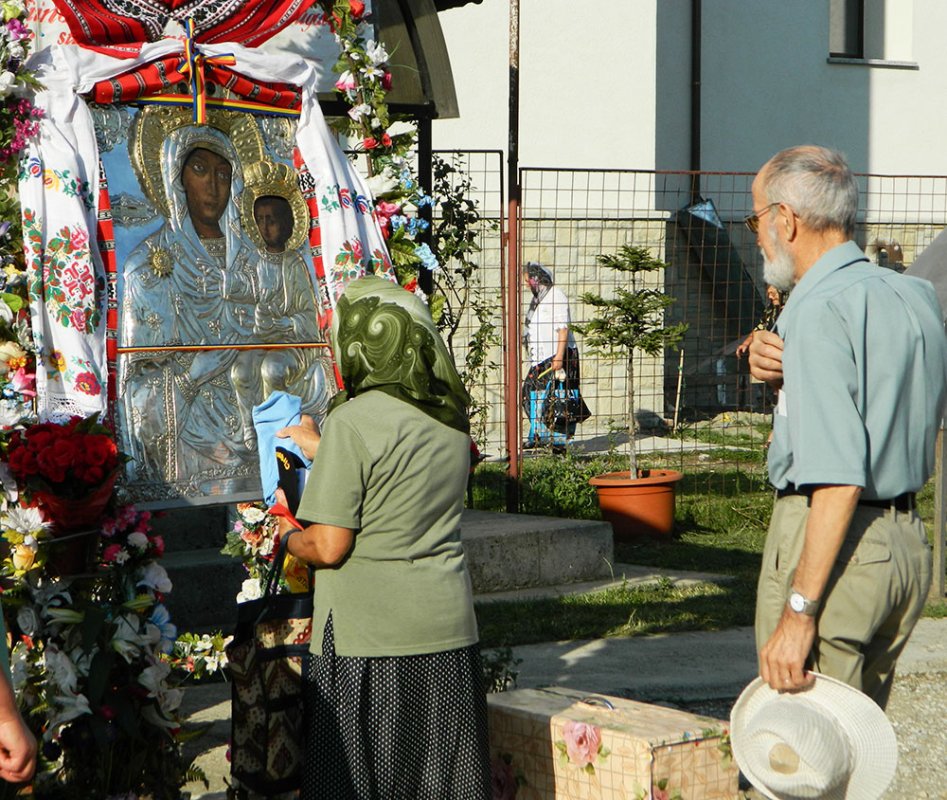 Pelerinaje în cinstea Maicii Domnului, în Eparhia Romanului şi Bacăului 84339