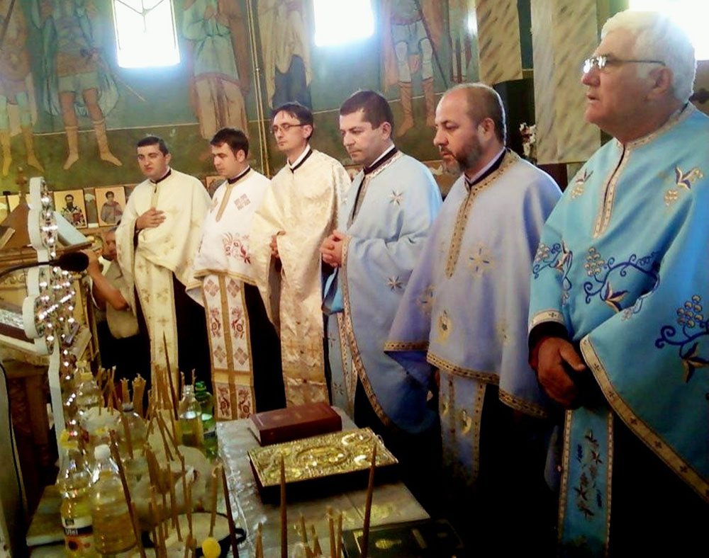 Maica Domnului, cinstită de credincioşii din Suplai 84214