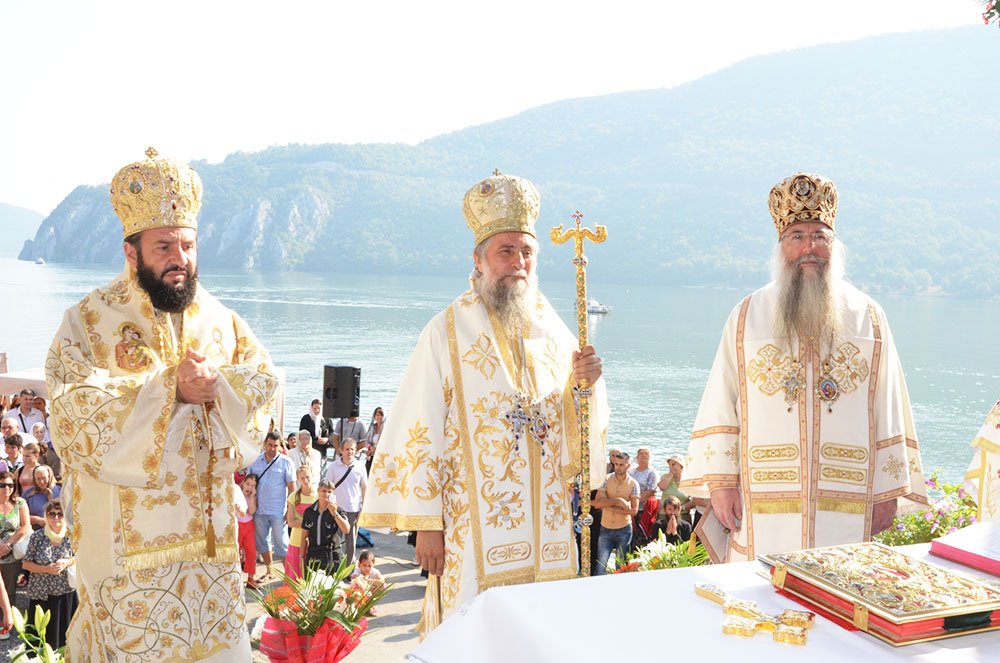 Mănăstirea Mraconia a fost sfinţită 84216