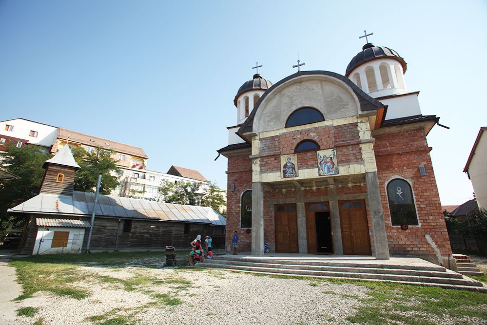 Biserica născută dintr-o casă cu 10 copii 84196