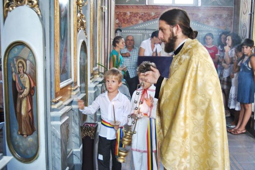 Eveniment literar artistic la Moniom - Reşiţa 84201