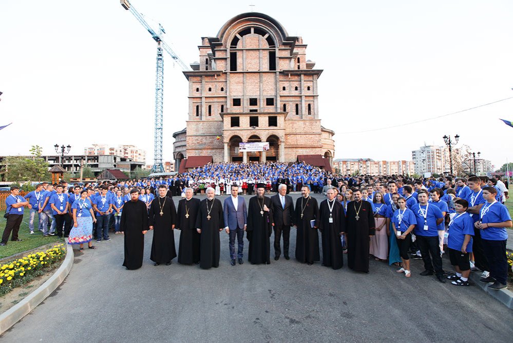 1.200 de tineri reuniţi în credinţă la Baia Mare 84126
