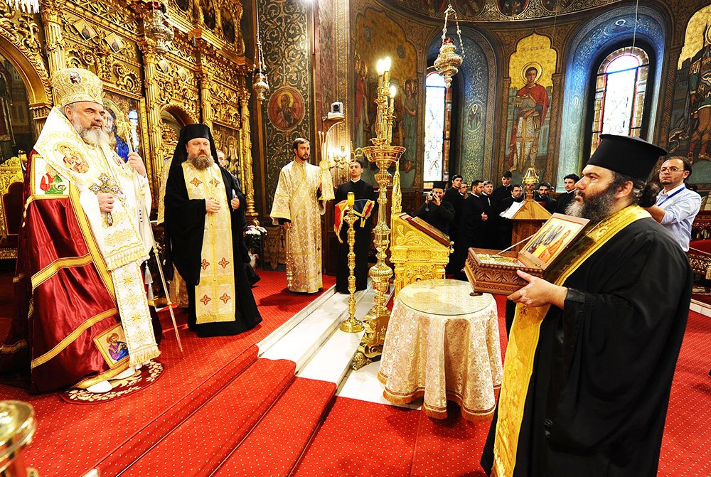 Moaştele Sfinţilor Ioachim şi Ana au sosit în România 84124