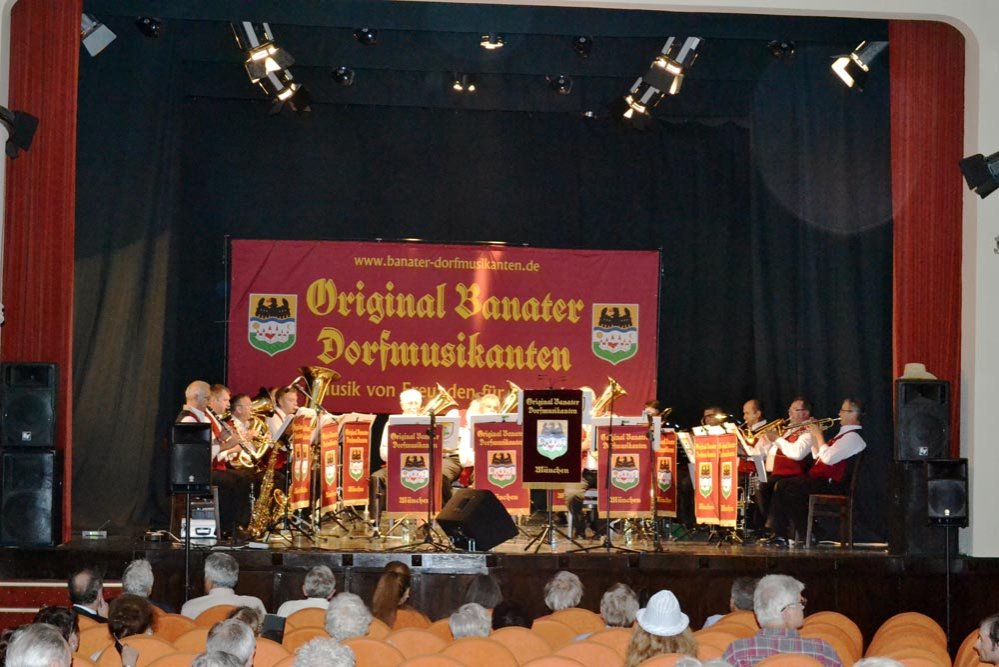 Spectacol de muzică sătească dedicat etnicilor germani 84102