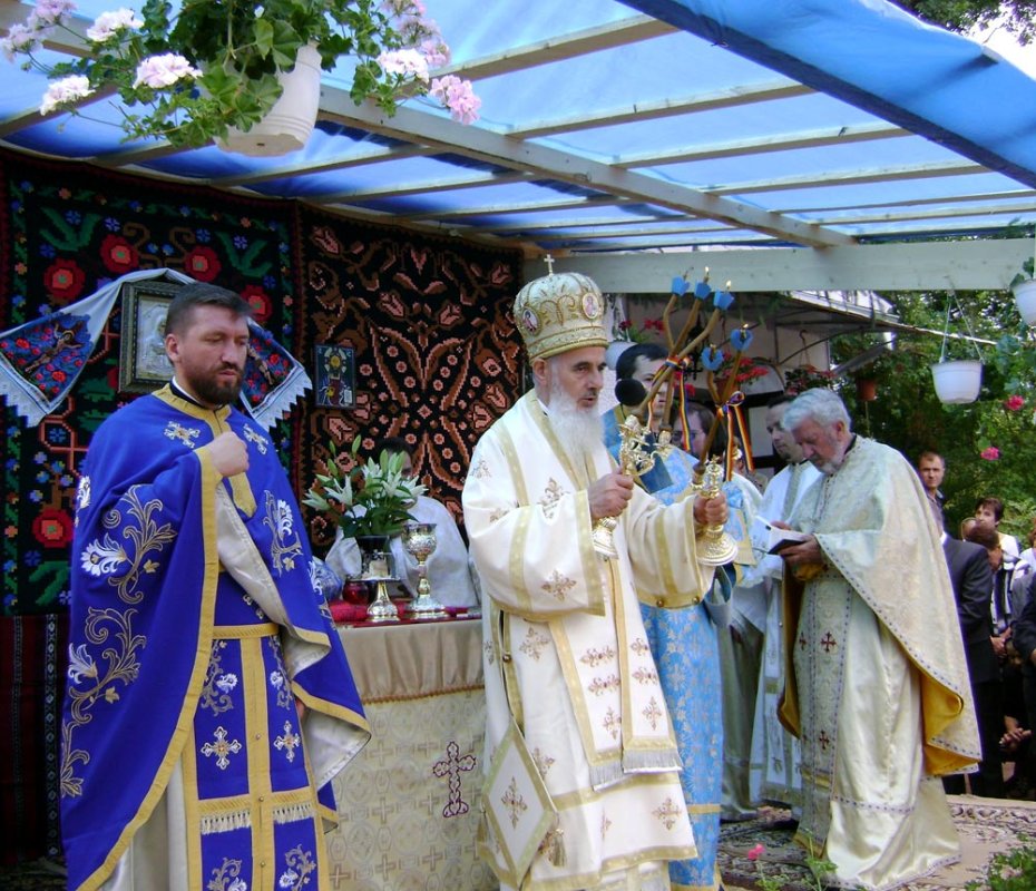 Biserică resfinţită în Parohia Suarăş - Dej 84078