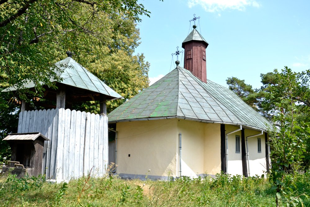 Lăcaşul de la Suharău, un vajnic străjer al credinţei 84068