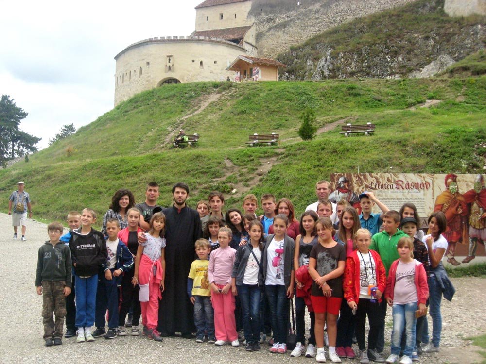 Excursie pentru tineri organizată de Parohia Teşila I 84035