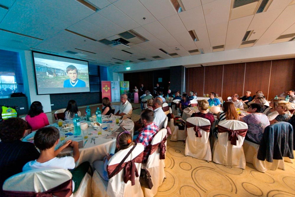 Caravana „Filantropia“ în Eparhia Oradiei 84024